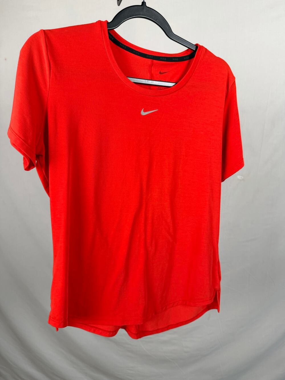 Nike Bright Orange Dri-Fit Athletic Activewear Short Sleeve T-Shirt Size M